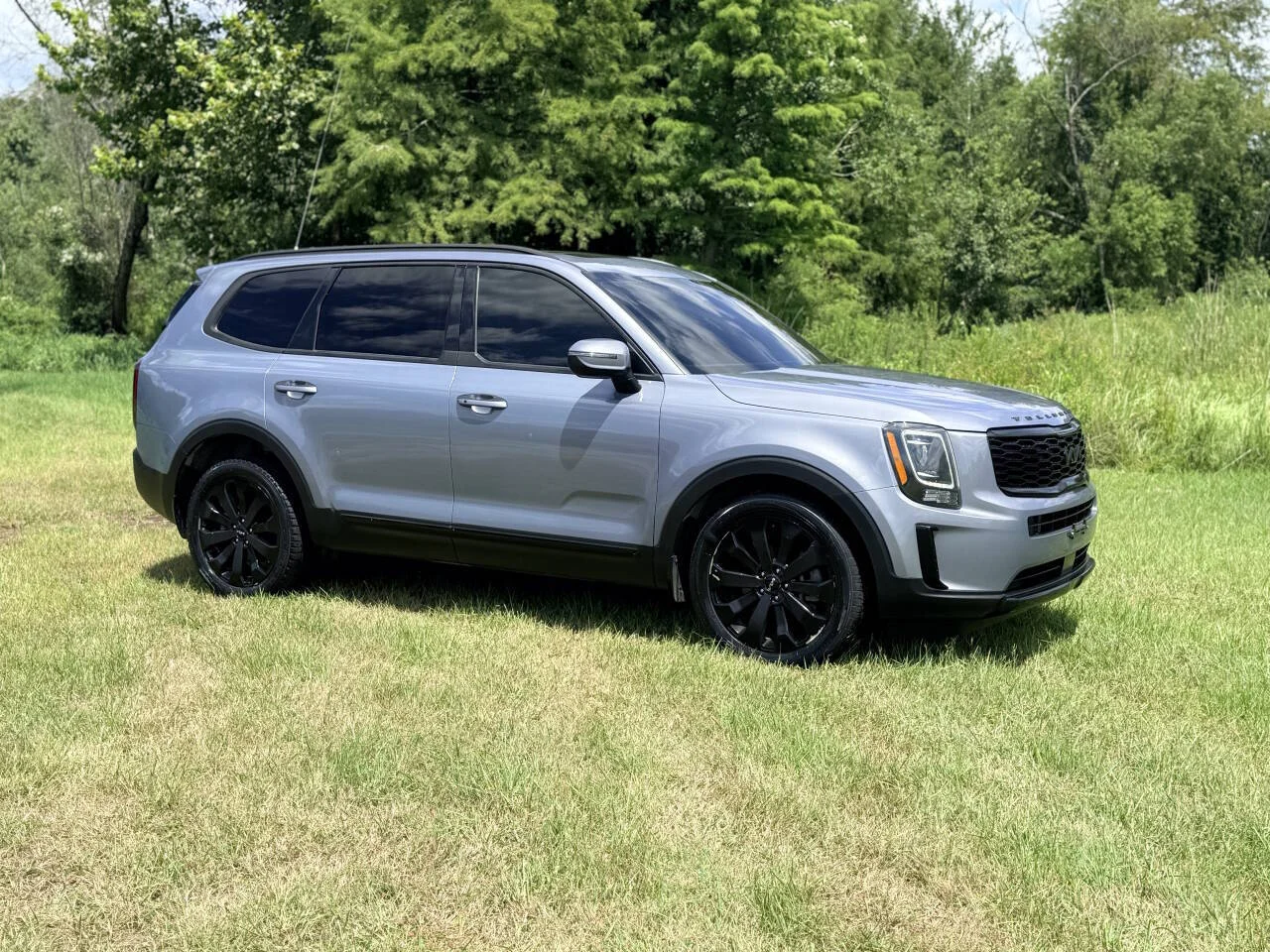 Used 2022 Gray Kia S 4dr SUV image 7