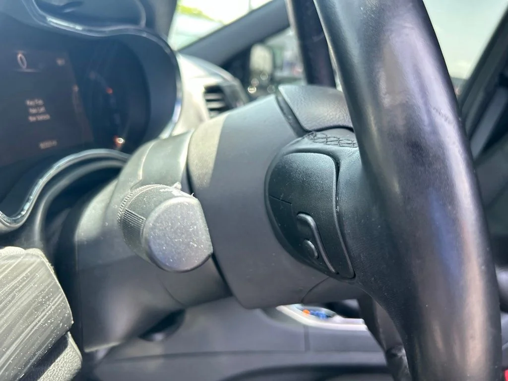 Used 2021 Black Jeep Laredo E image 37