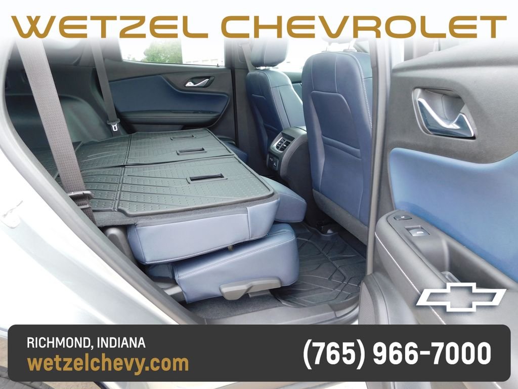 Used 2025 Gray Chevrolet RS image 26