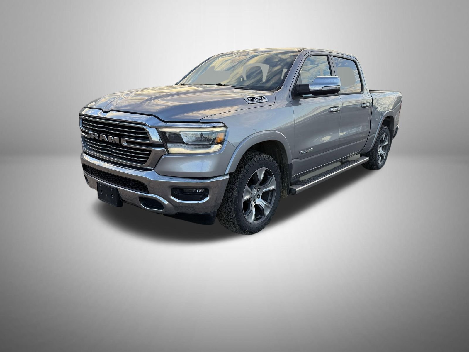 2019 RAM 1500 Laramie 4x4 Crew Cab 5'7's photo