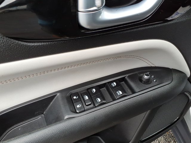 Used 2023 Gray Jeep Limited image 16