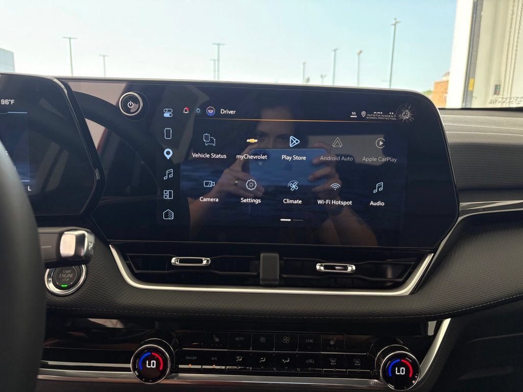 2027 Chevrolet Equinox LT - Photo 8