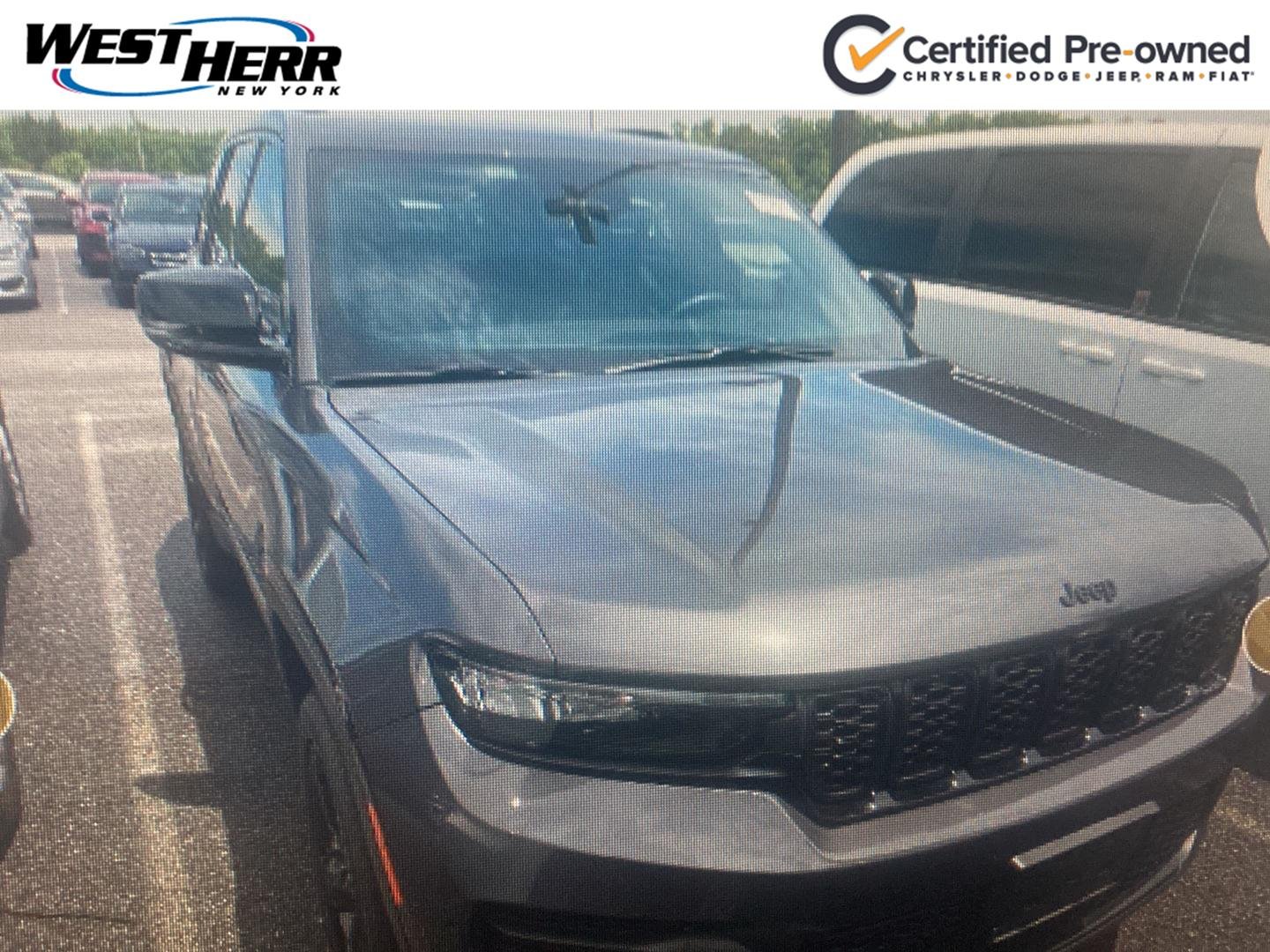 Used 2023 Diamond Black Crystal Pearlcoat Jeep Altitude image 1