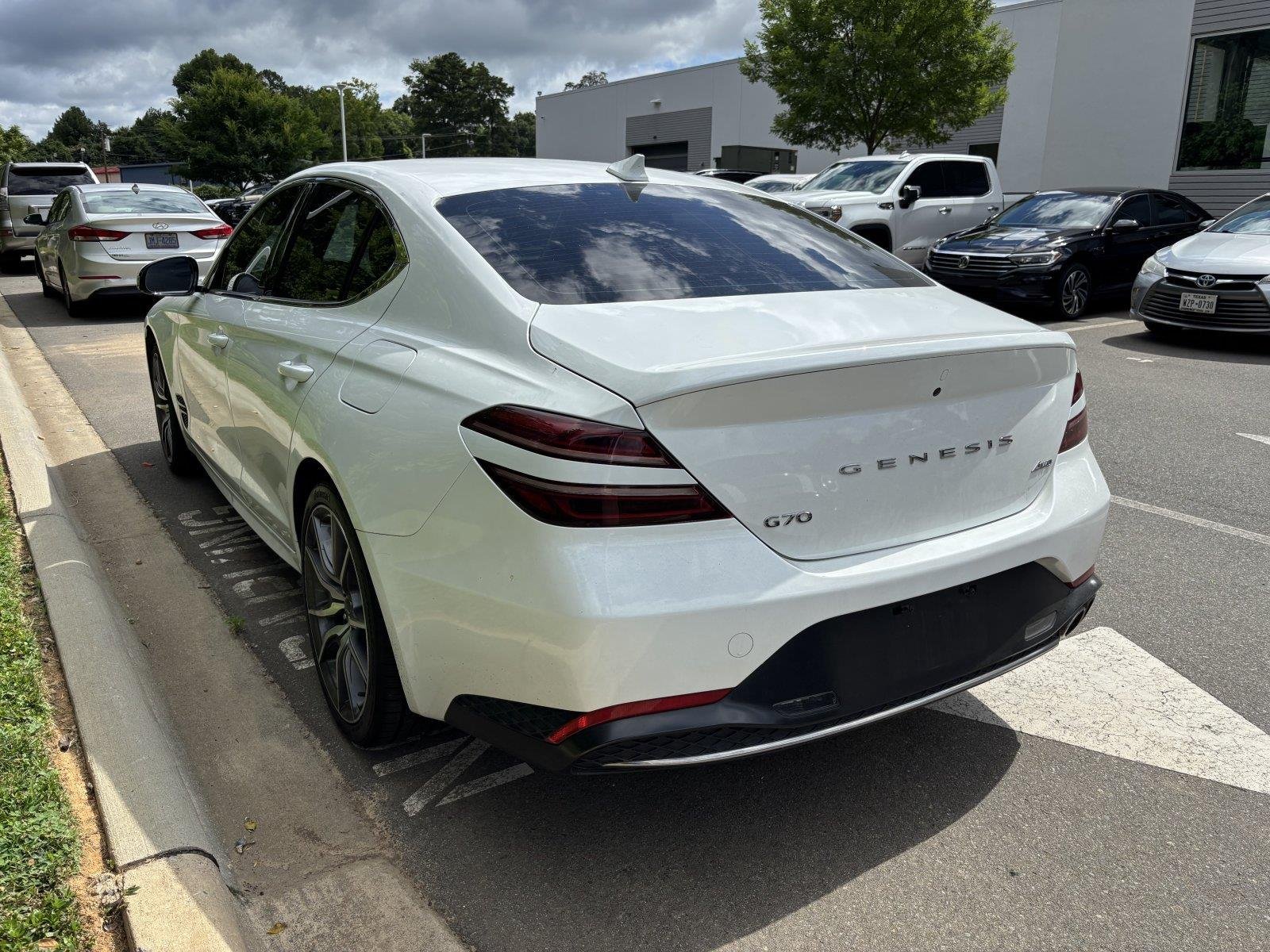 2023 Genesis G70 2.0T