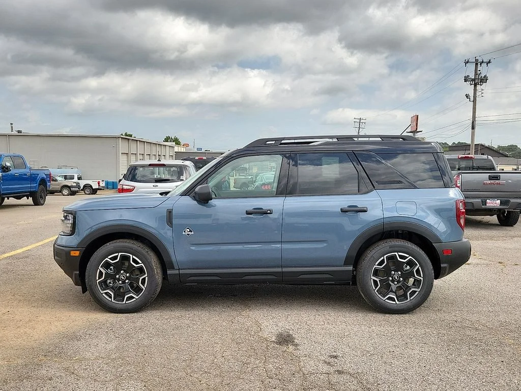 New 2026 Azure Gray Metallic Tri-Coat Ford Outer Banks® image 3