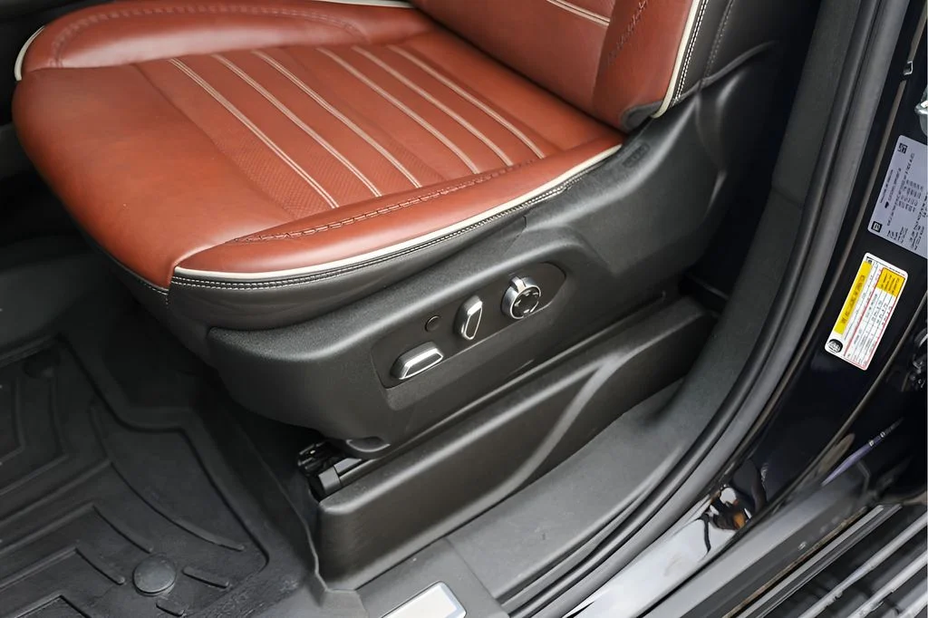 Used 2023 Black GMC Denali Ultimate image 11