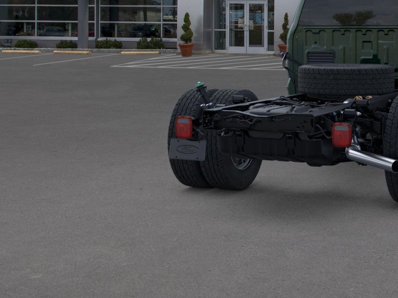 2025 Ford F-600 Super Duty Chassis Cab XL - Photo 21