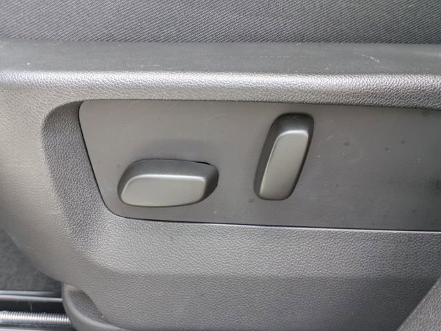 Used 2023 Summit White Buick Essence image 24