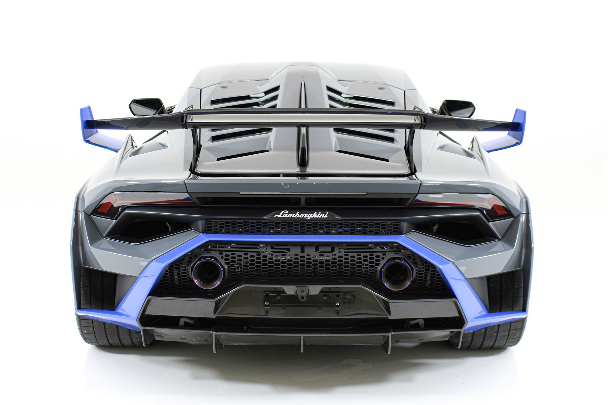 Used 2023 Gray Lamborghini  image 31