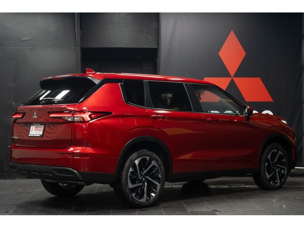2025 Mitsubishi Outlander Plug-in Hybrid SE - Photo 6
