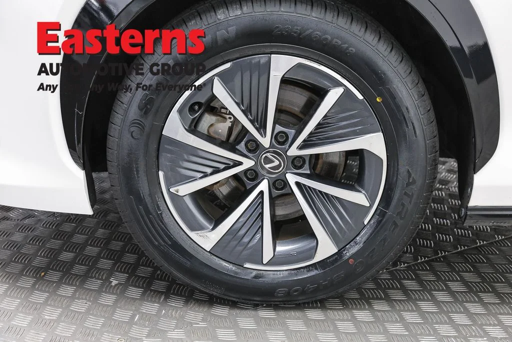 Used 2023 White Lexus 450e Premium image 31
