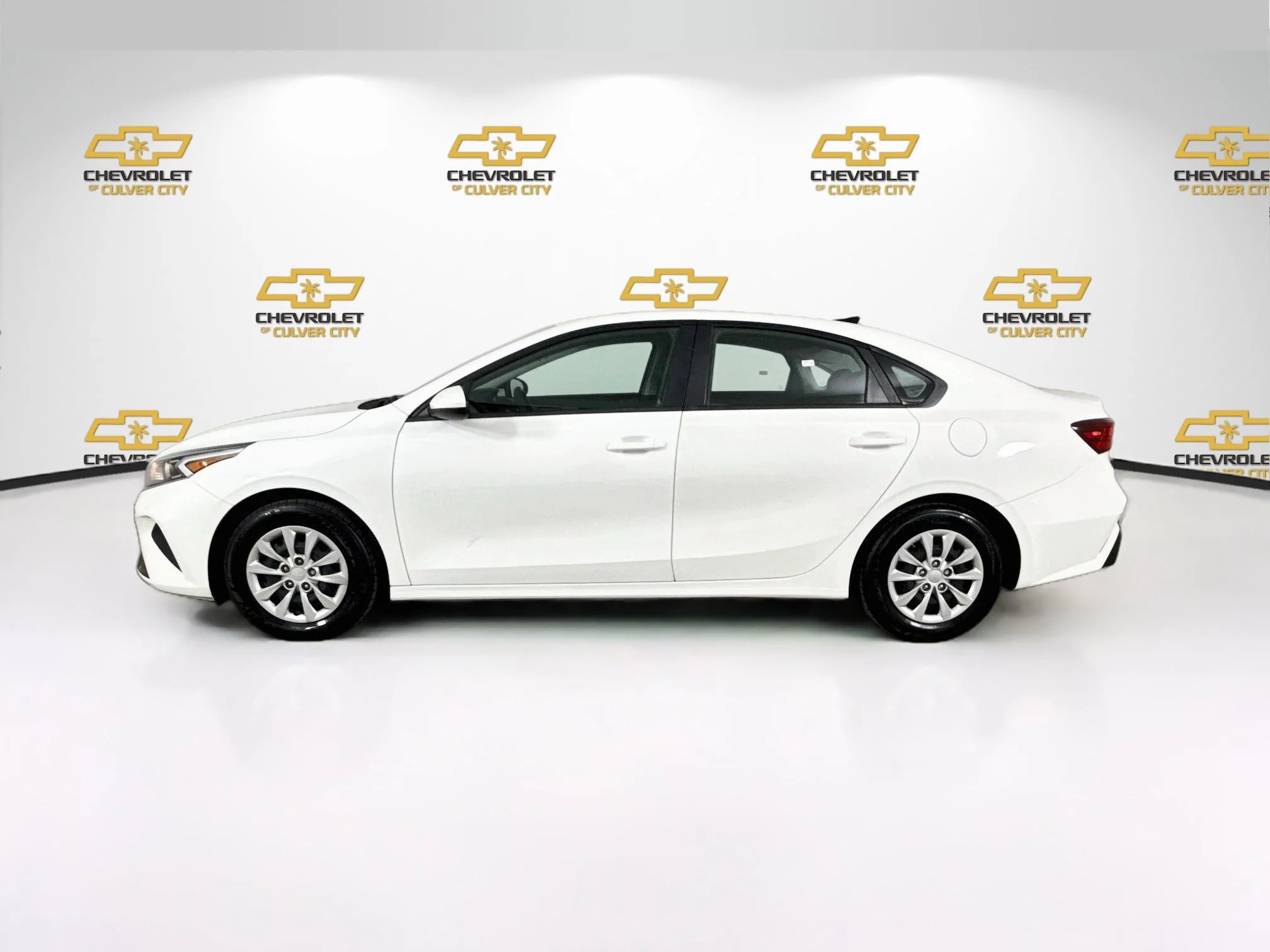 Used 2024 White Kia LX image 5