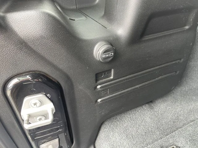 Used 2023 Black Jeep Altitude image 24