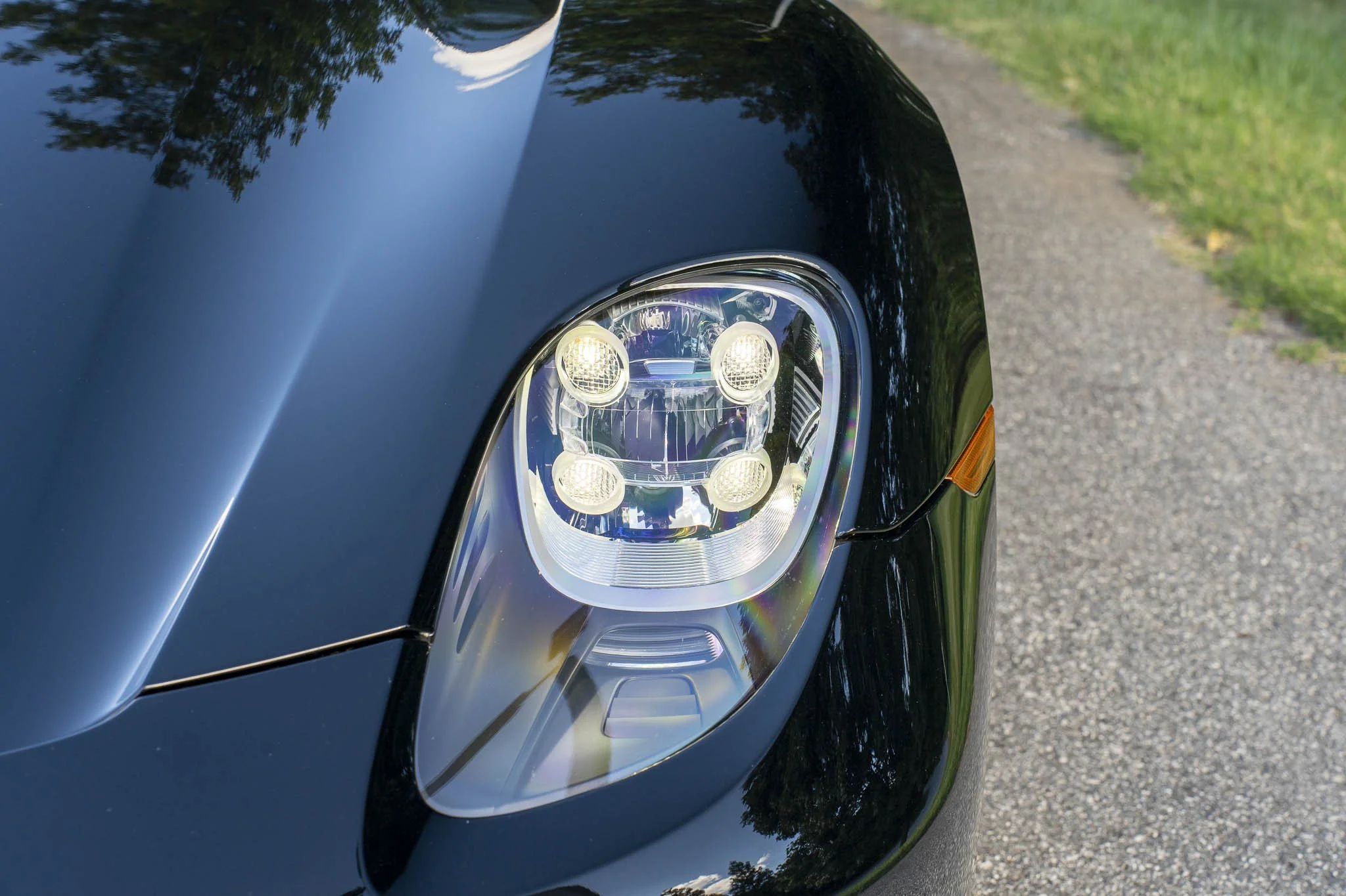 Used 2015 Black Porsche  image 33