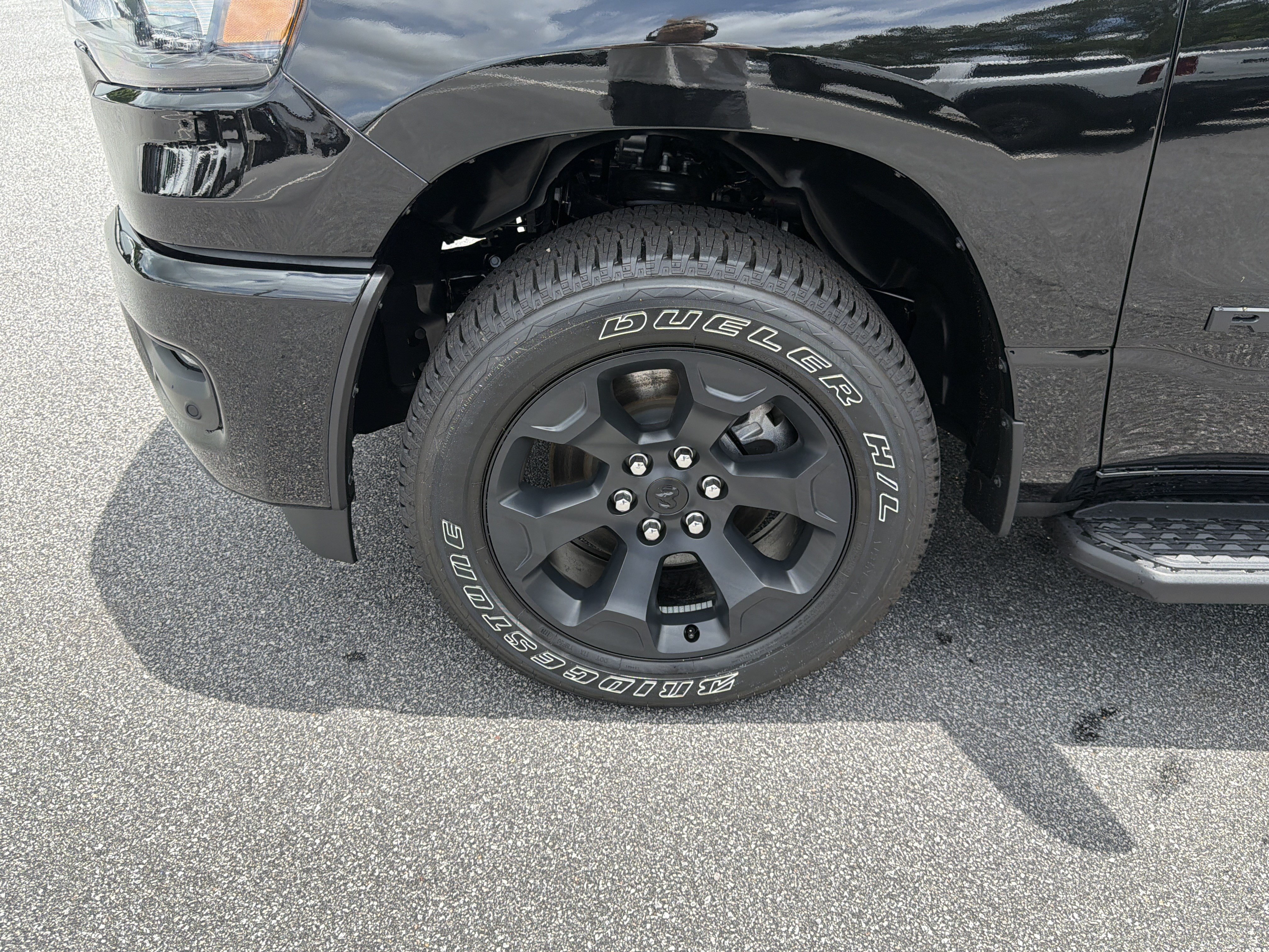 New 2026 Diamond Black Crystal Pearl-Coat Exterior Paint RAM Express image 13