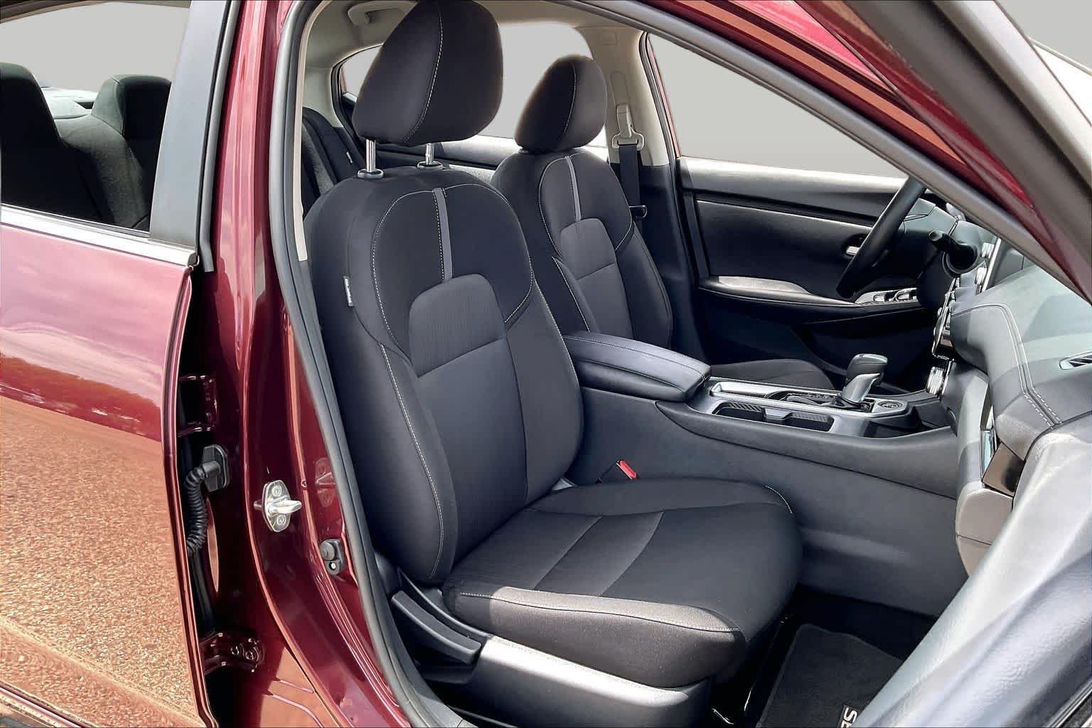 Used 2025 Rosewood Metallic Nissan SV image 9