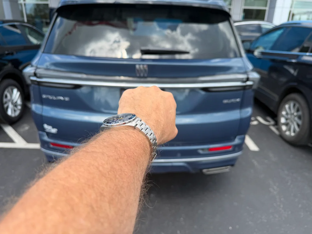 Used 2026 Ocean Blue Metallic Buick Avenir image 4