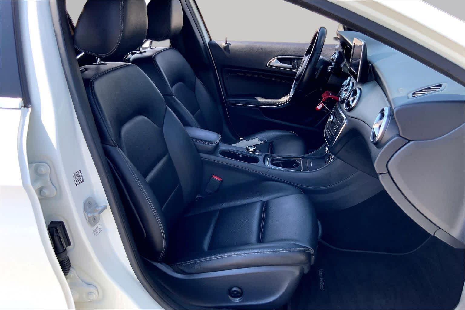 Used 2017 Cirrus White Mercedes-Benz GLA 250 image 9