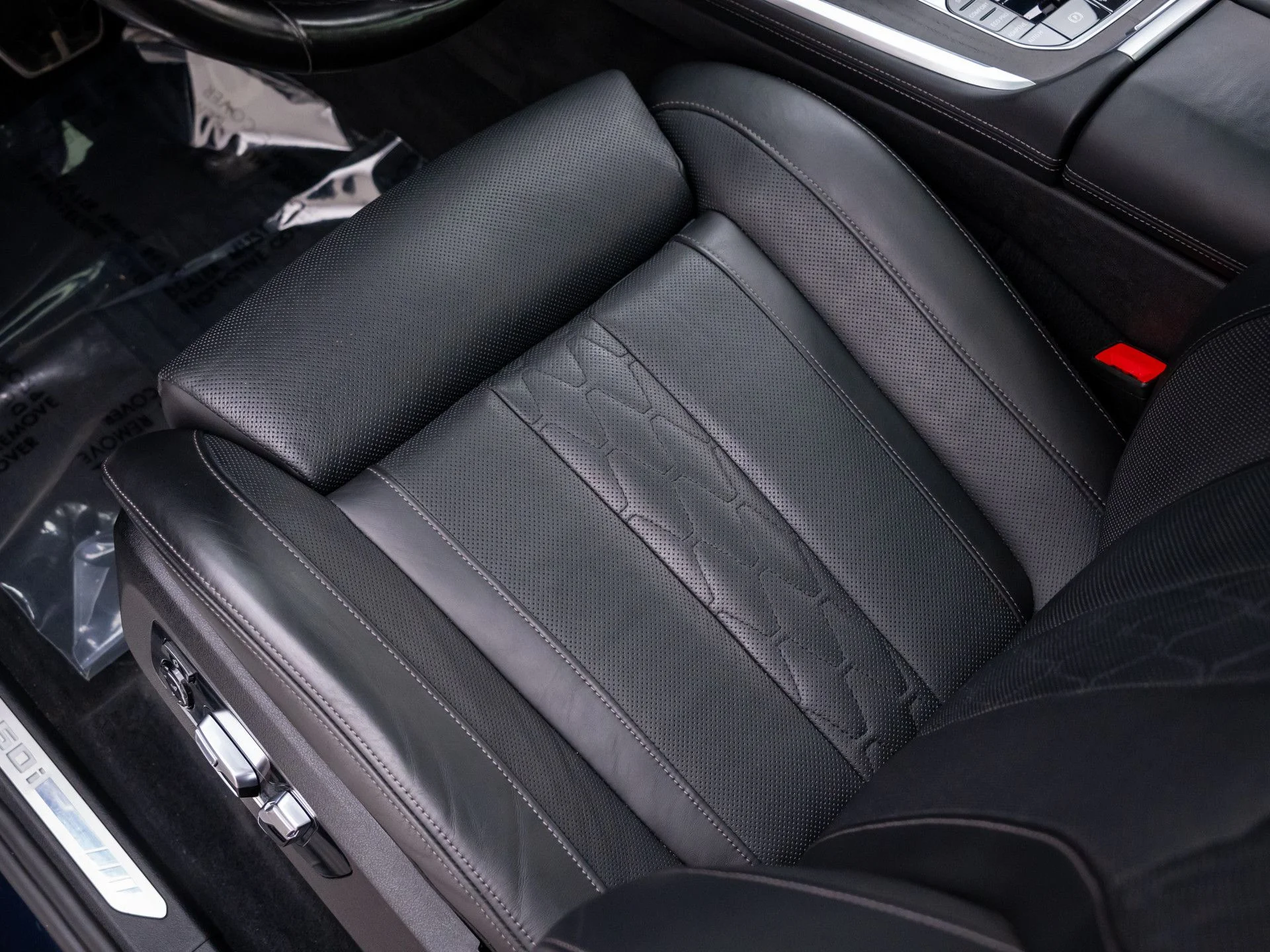 Used 2022 Black BMW M50i image 16