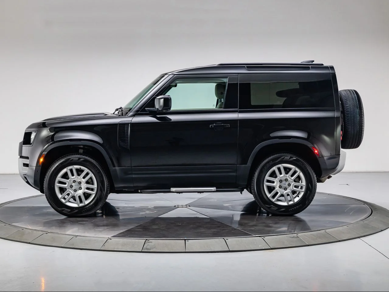 Used 2023 Santorini Black Metallic Land Rover 90 S image 2