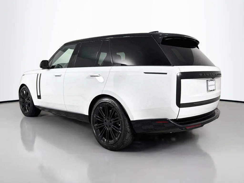 New 2026 Fuji White Land Rover SE image 7