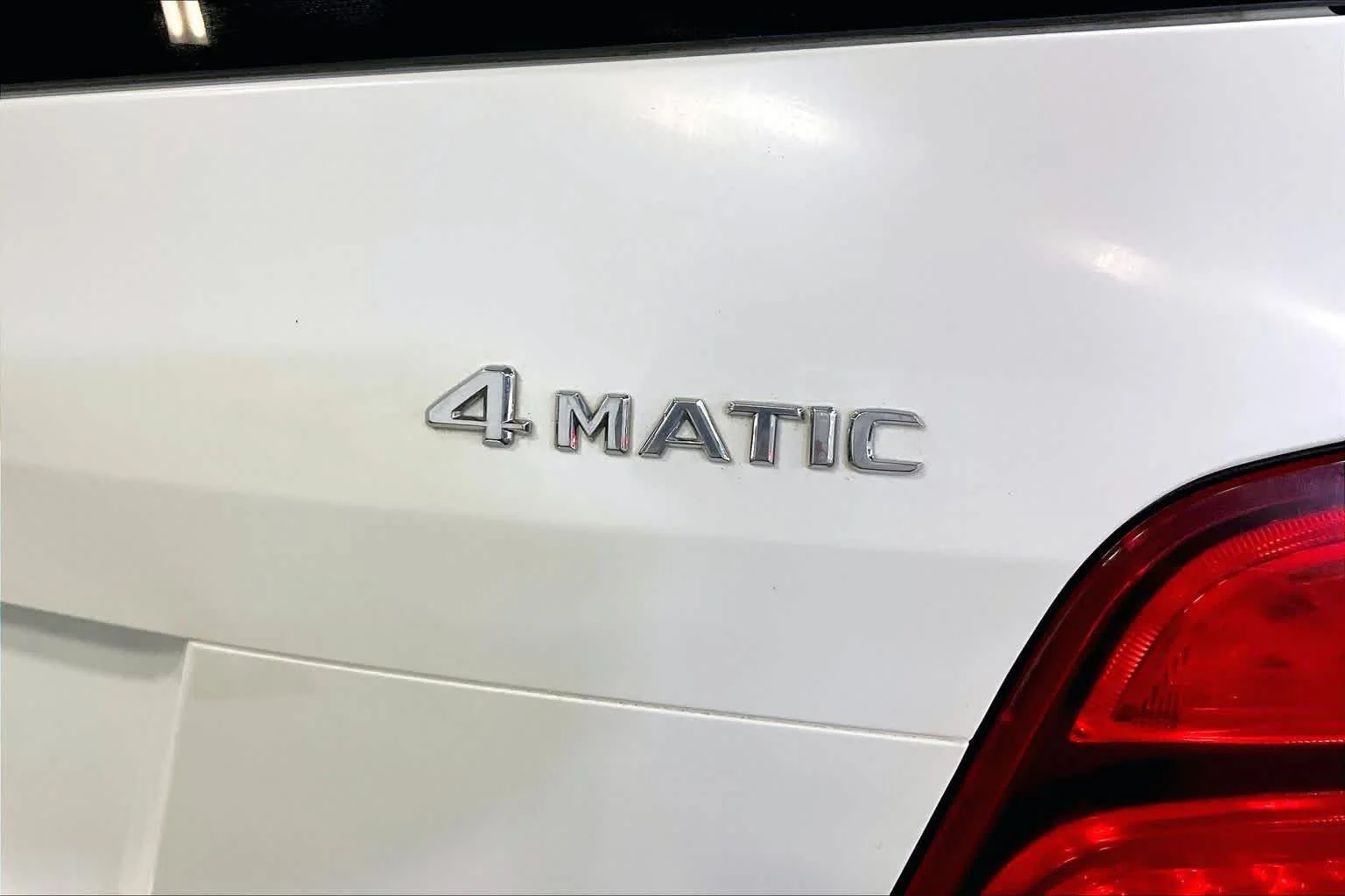Used 2013 Diamond White Metallic Mercedes-Benz GLK 350 image 9