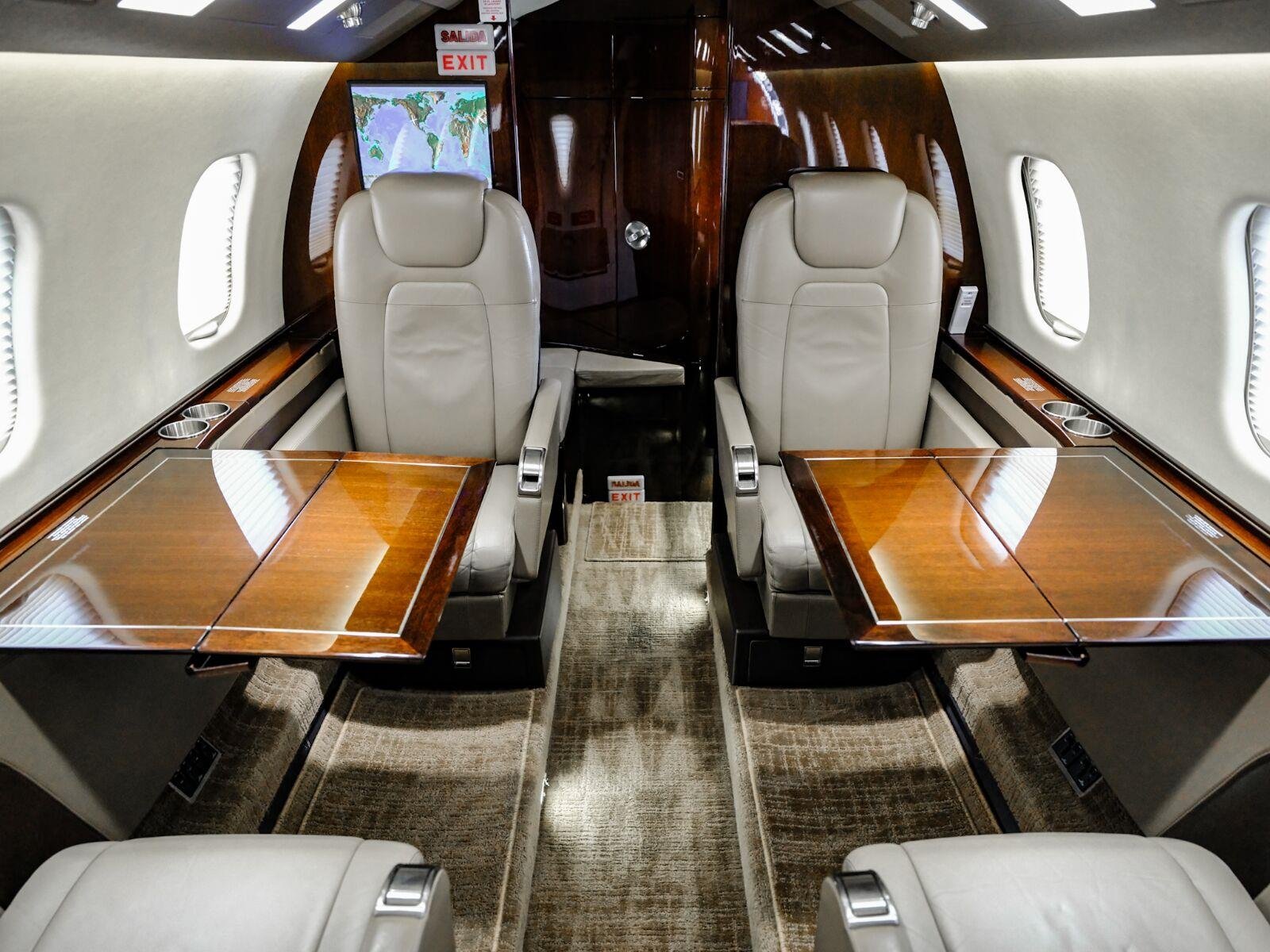 Used 2011 White LEARJET XR image 13
