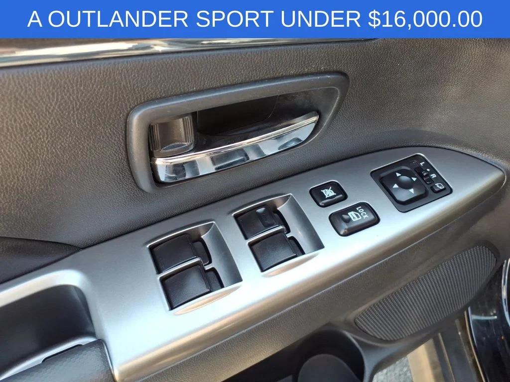 Used 2022 Black Mitsubishi 2.0 SE image 17
