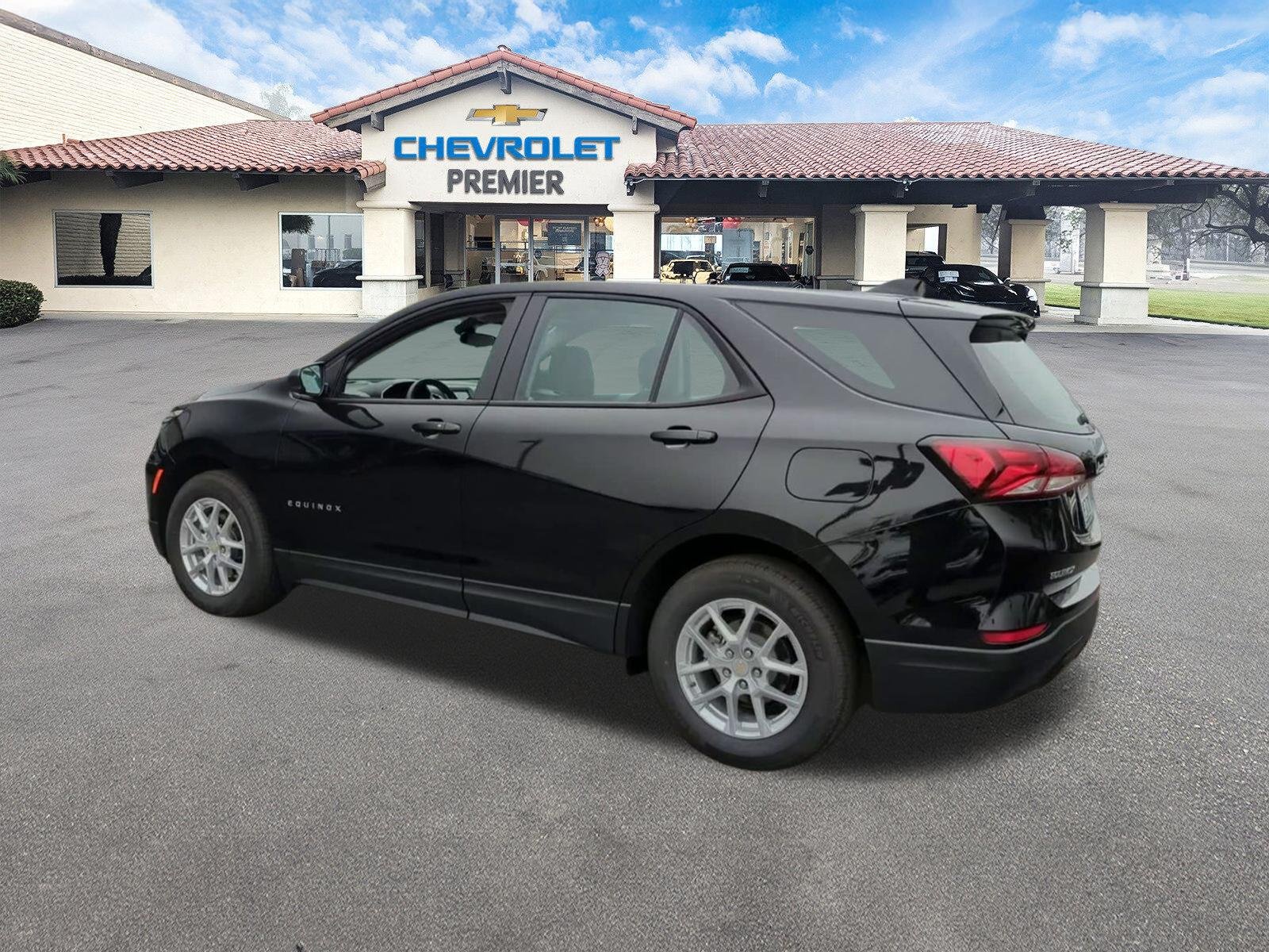 2023 Chevrolet Equinox LS - Photo 6