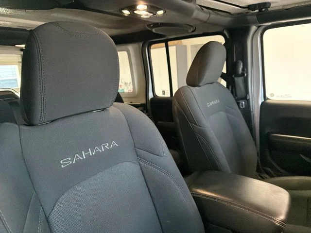 Used 2020 Silver Jeep Unlimited Sahara image 32