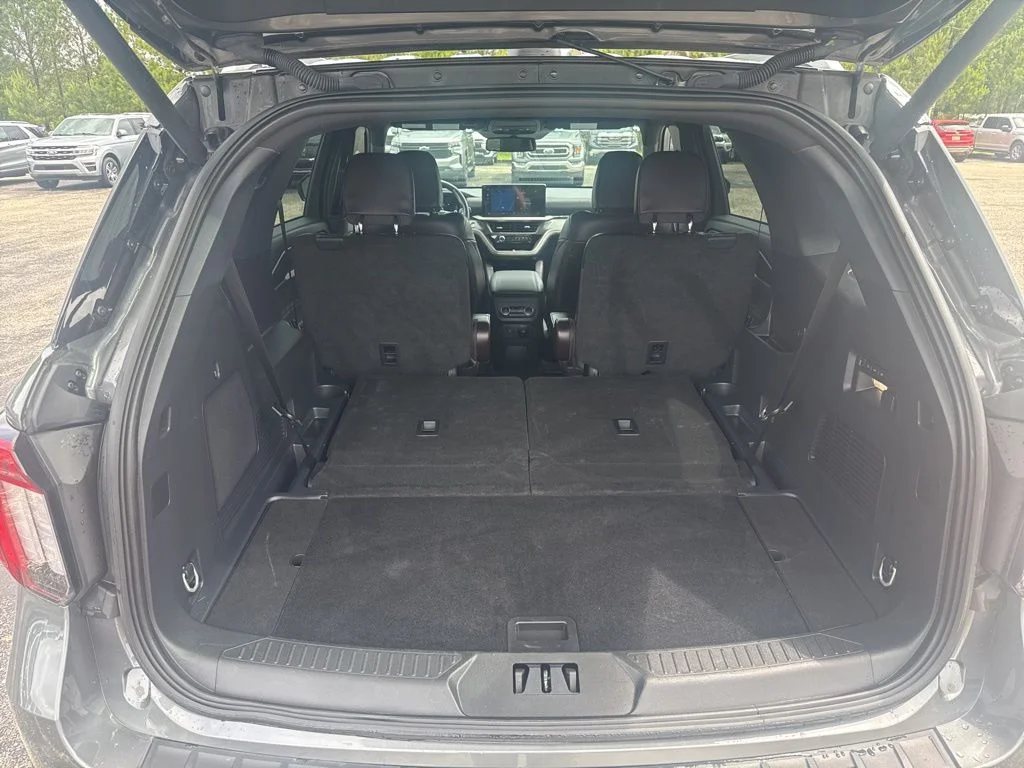 Used 2025 Gray Ford Platinum image 18