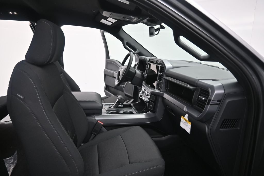 New 2026 Carbonized Gray Metallic Ford XLT image 24