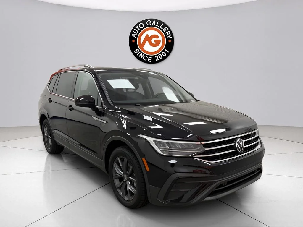 Used 2022 Black Volkswagen 2.0T SE image 1