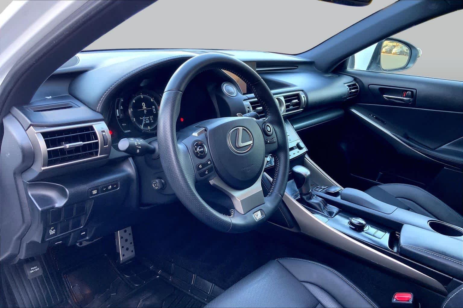 Used 2014 Ultra White Lexus  image 17