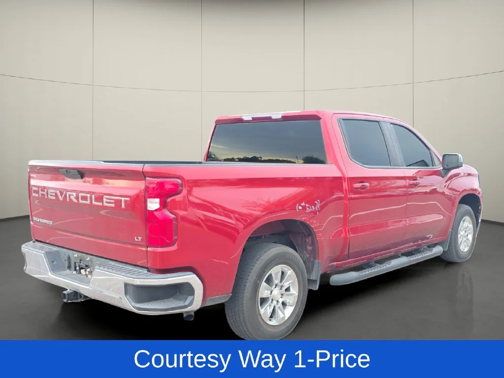 Used 2022 Red Chevrolet LT image 9