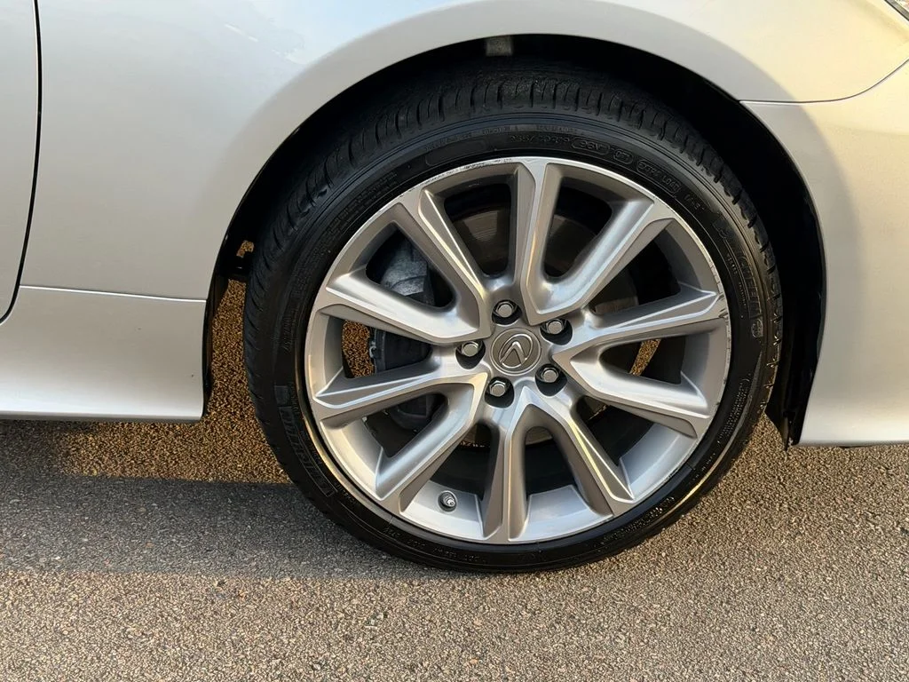 Used 2015 Silver Lexus 350 image 9