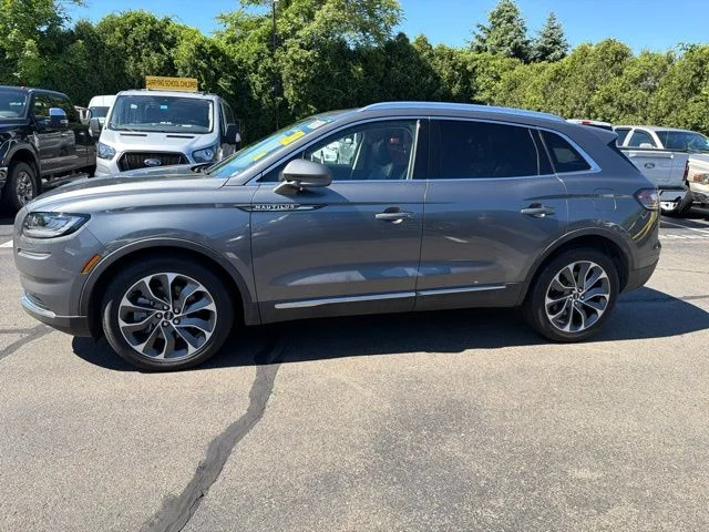 Used 2023 Gray Lincoln Reserve image 4