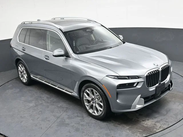 Used 2024 Gray BMW xDrive40i image 24