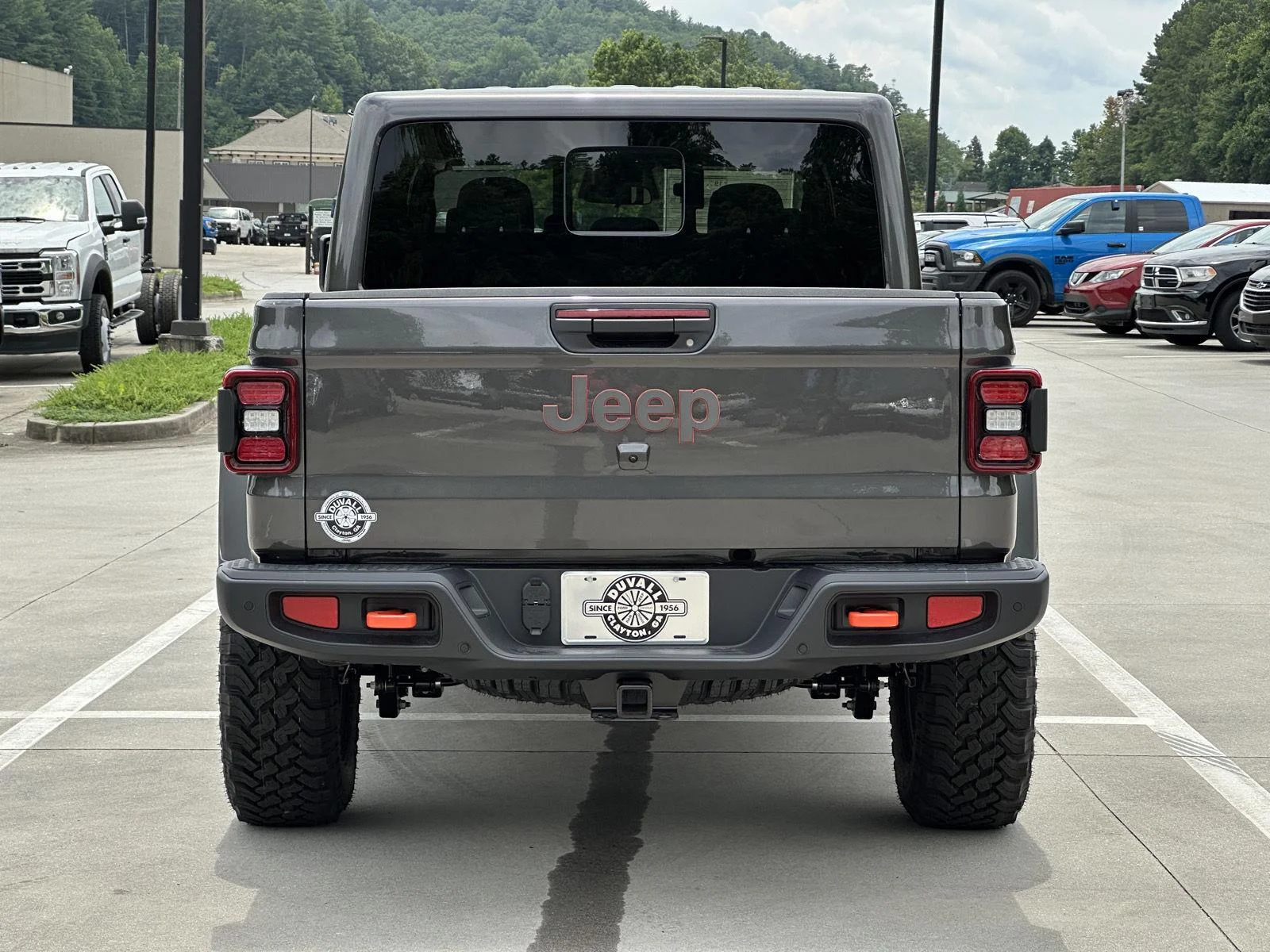 New 2026 Granite Crystal Metallic Clearcoat Jeep Mojave image 6