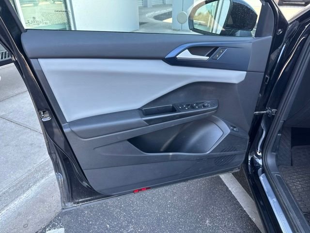 Used 2022 Black Volkswagen 1.5T SE image 5