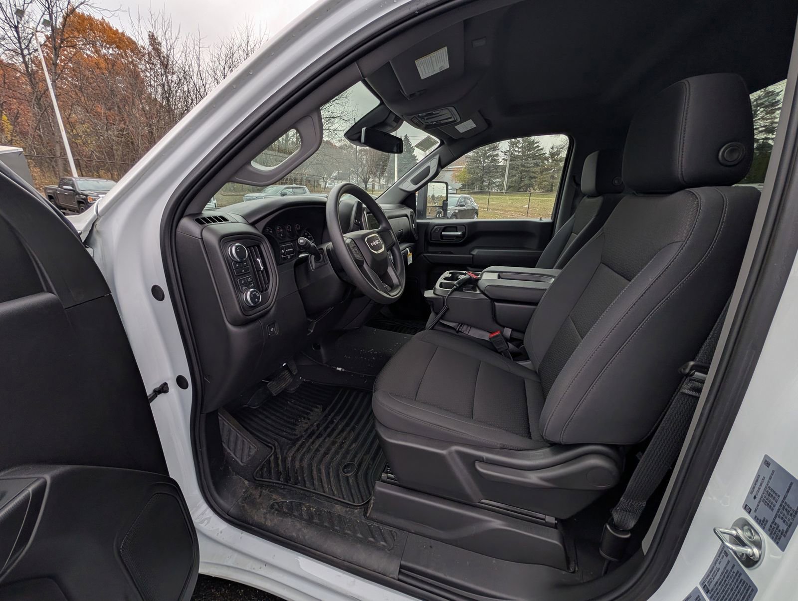 2025 GMC Sierra 3500HD Pro - Photo 9