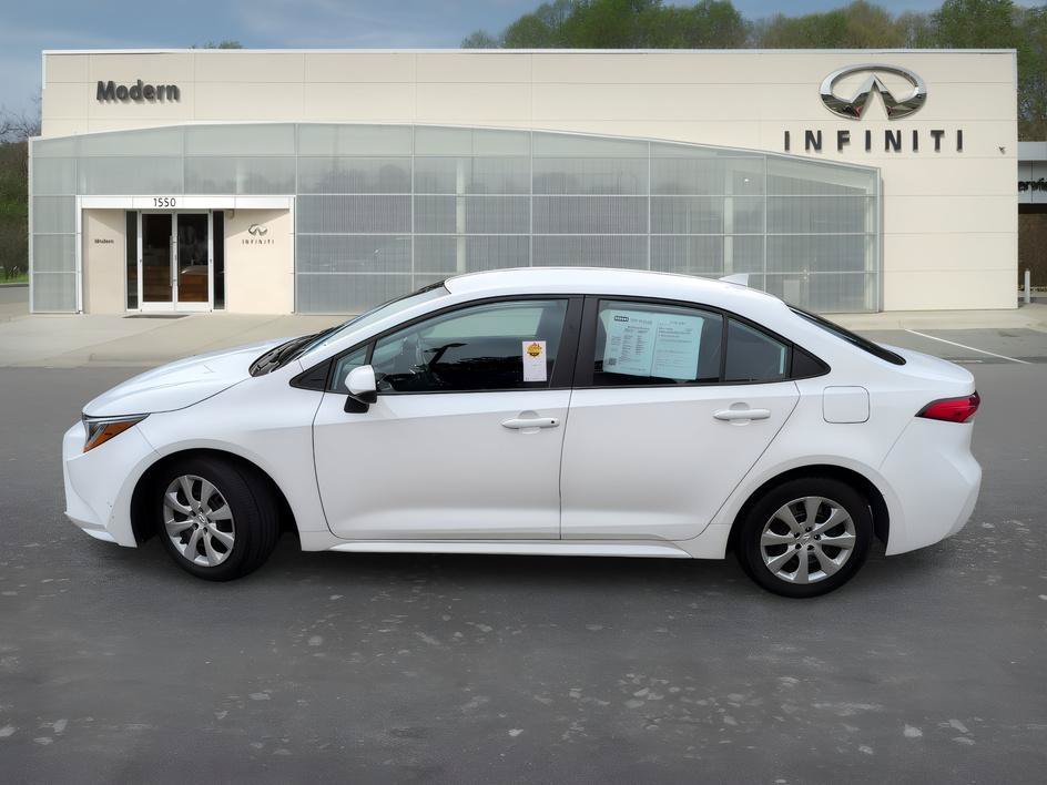 Used 2024 Ice Toyota LE image 6