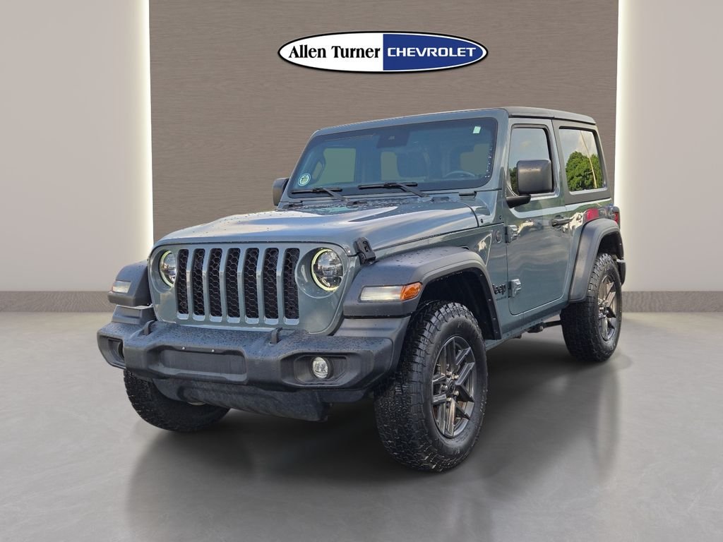 Used 2024 Gray Jeep Sport S image 4