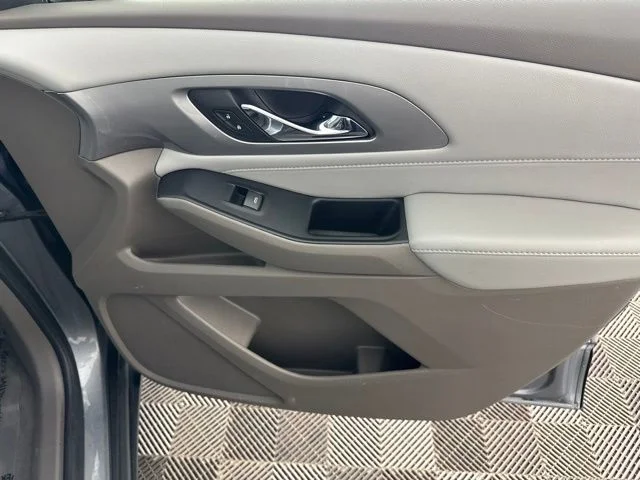 Used 2019 Gray Chevrolet 3LT image 23