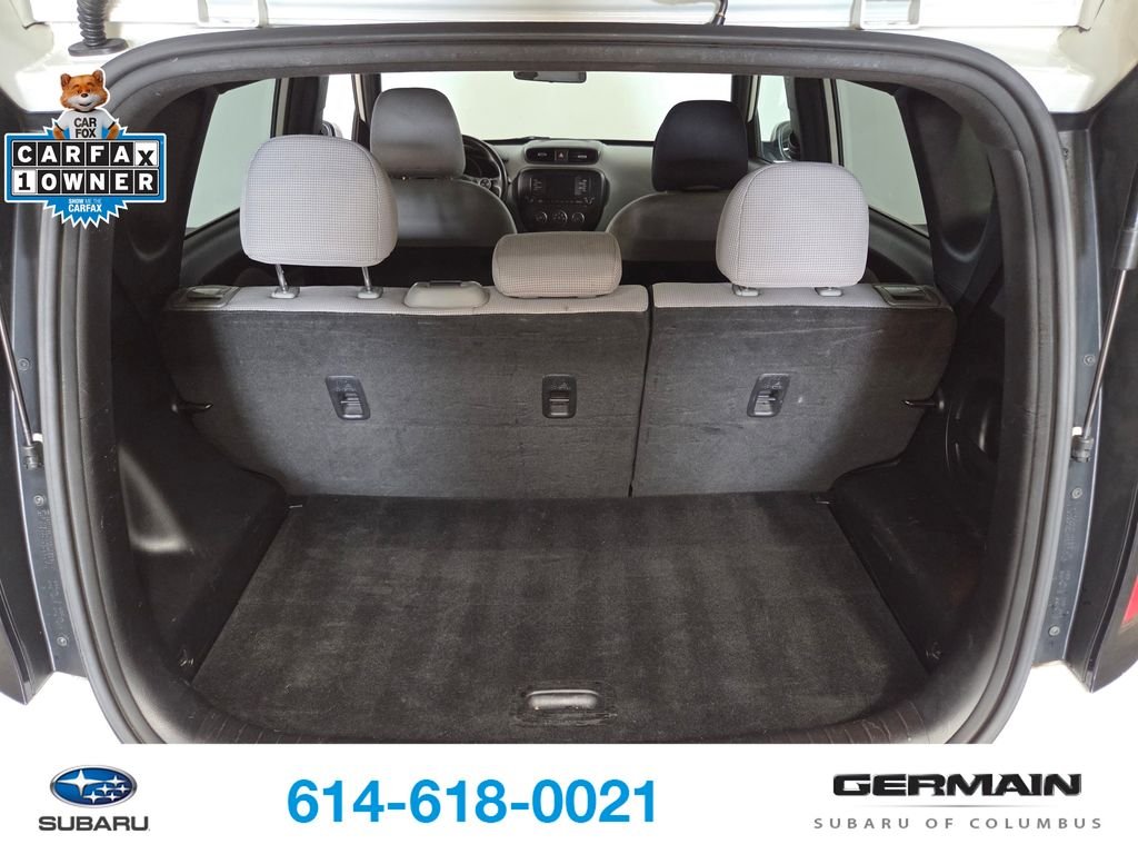 Used 2017 White Kia Base image 20
