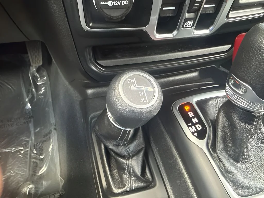 Used 2025 Gray Jeep Sahara image 21