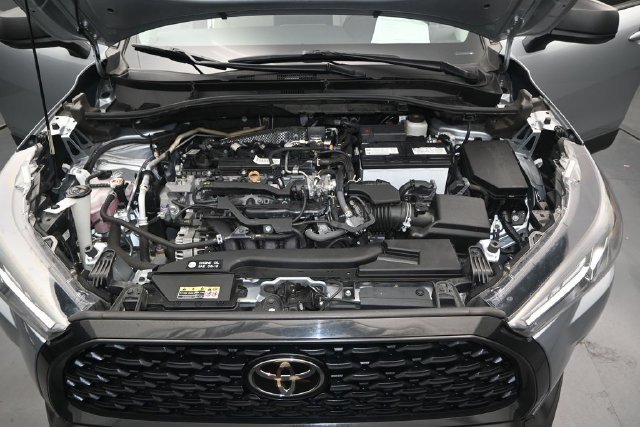 Used 2023 Sonic Silver Toyota L image 18