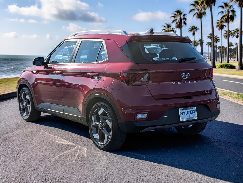 2022 Hyundai Venue Limited - Photo 7