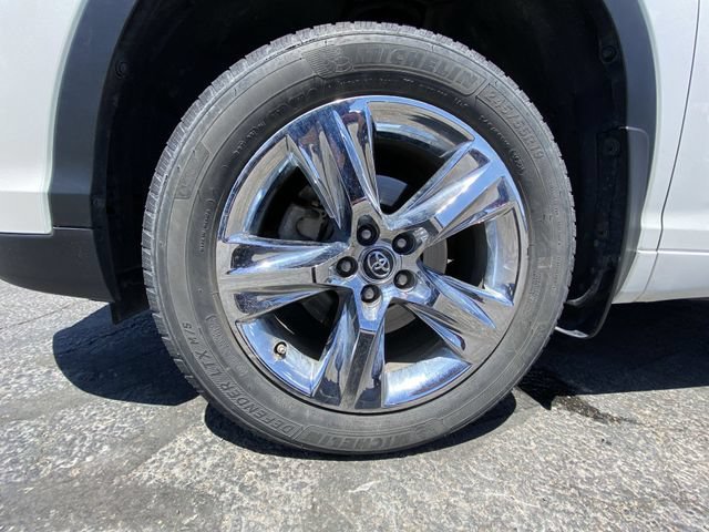 Used 2018 White Toyota Limited Platinum image 10