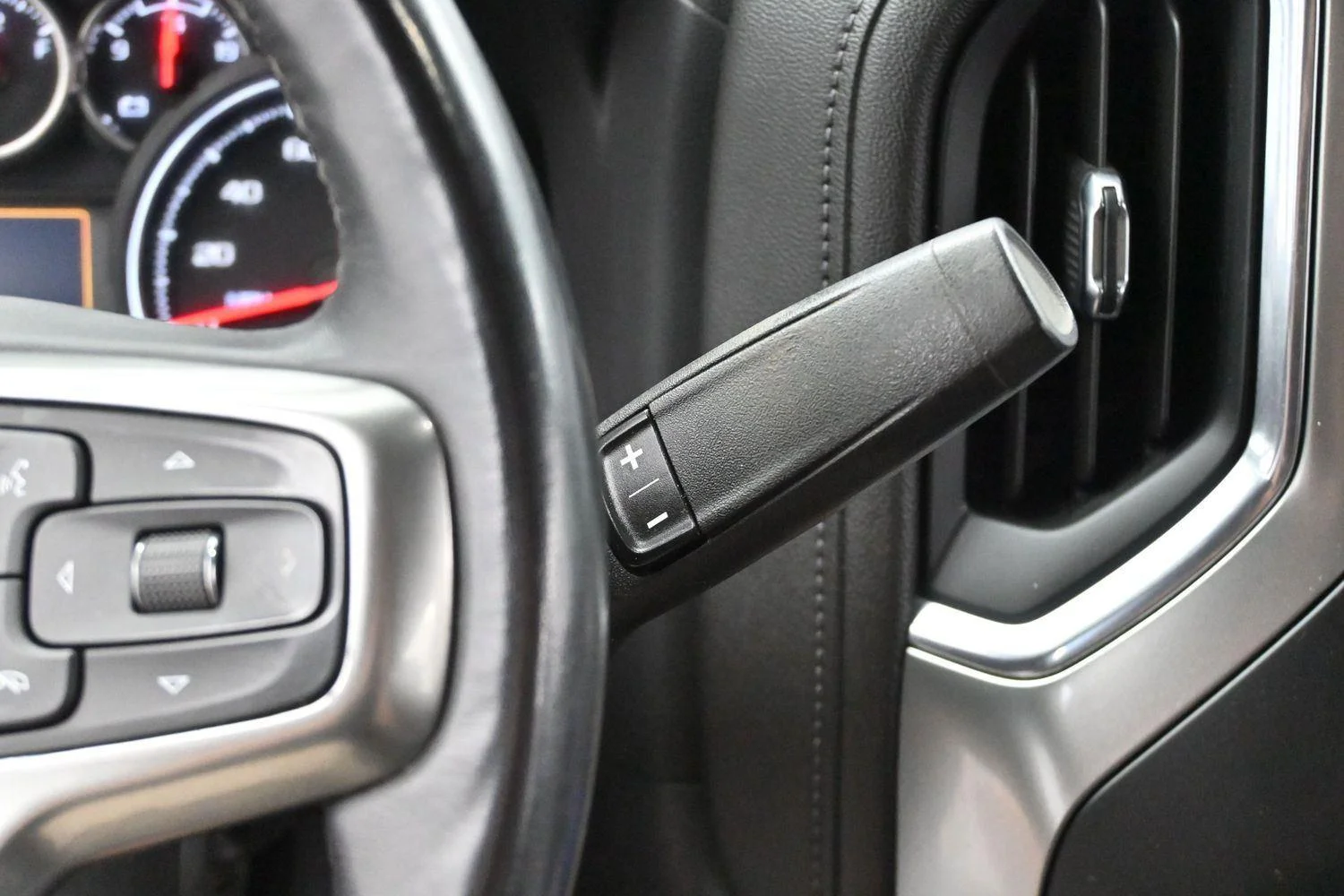 Used 2022 Black Chevrolet LT image 27
